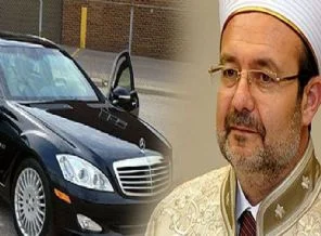 Mehmet Görmez'in makam aracı olay oldu
