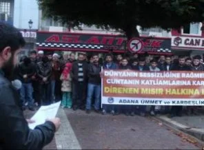Mursi için sabah namazında toplandılar