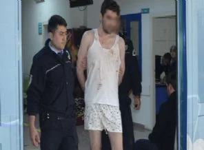 Para vermeyen annesinin yüzünü parçaladı