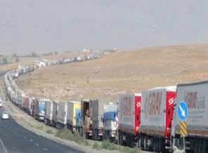 Sınırda bekleyen TIR'lara geçiş izni verildi!