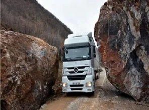 Tunceli-Erzincan yolu kapandı!