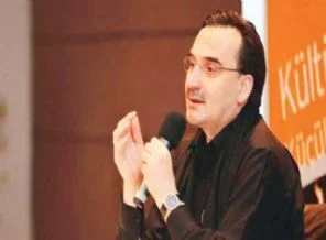 Yazarları kara listeye aldılar
