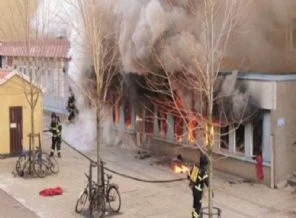 Yine cami yaktılar
