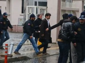 14 polise tutuklama istemi
