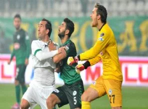 Akhisar bombaları patlattı