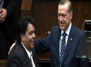 'Balık Ayhan' da siyasete atıldı!