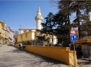Benim için öldü dedi sala okuttu!
