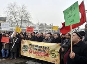 Charlie Hebdo yurt genelinde protesto edildi