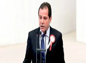 CHP'den istifa etti, Merkez Parti'ye katıldı
