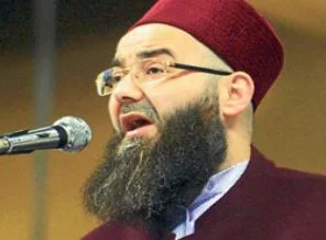 Cübbeli Ahmet Hoca, köşesinde çok tartışılan bir konuya açıklık getirdi