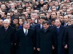 Davutoğlu Paris'e gitme nedenini açıkladı