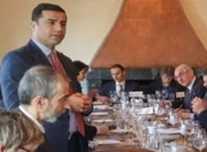 Demirtaş 27 AB büyükelçisiyle seçim barajını tartıştı