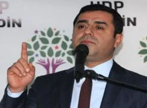Demirtaş Kobani için IŞİD'i tiye aldı!
