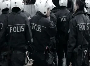 Emniyet müdürü ve 8 komisere ihraç kararı
