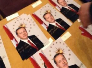 Erdoğan'dan elçilere hediye