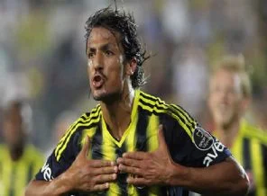 Fenerli futbolcuya komşu talip oldu