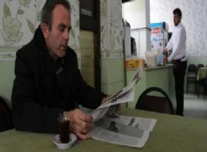 Gazete okuyana çeyrek altın!