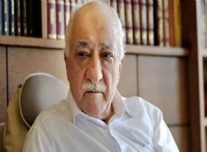 Gülen polislere sahip çıktı