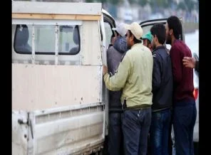Hal kapısında ekmek kavgası