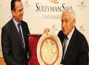 İlk cumhurbaşkanı hayatını kaybetti