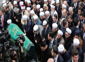 İsmail Ustaosmanoğlu Hocaefendi Hakk'a uğurlandı