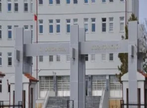 Komutanlık binasında sır intihar