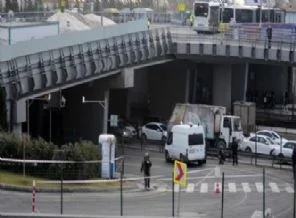 Metrobüs'te bomba alarmı