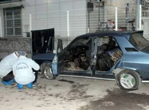 Terk edilmiş araçtan 40 bin mermi çıktı