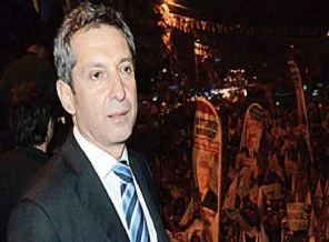 Yüce Divan oylamasına beş kala istifa