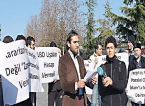 Zaman'ın önünde Paralel'e protesto