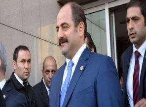 Zekeriya Öz yine baltayı taşa vurdu