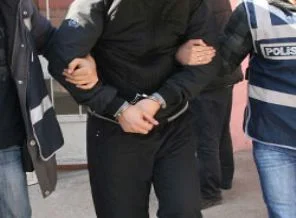 17 polis yasadışı dinlemeden tutuklandı