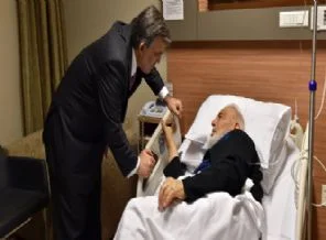 Abdullah Gül, babasını ziyaret etti