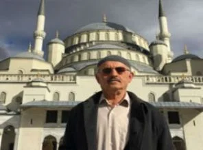 'Camiler, evsiz ve mültecilere açılsın'