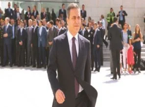 Davutoğlu'dan Hakan Fidan için özel rica