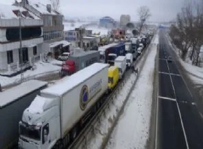 E-5'te 10 kilometrelik araç kuyruğu