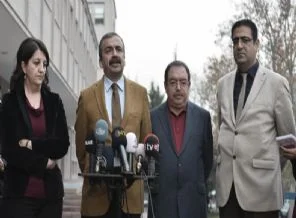 'En kalabalık heyet İmralı'da'