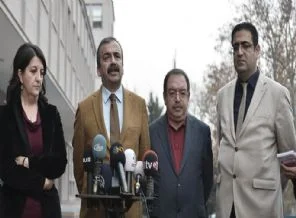 HDP, 'silah bırakma' mesajıyla Kandil'de