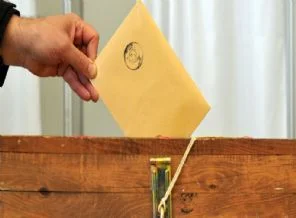 İki parti seçim öncesi birleşiyor!