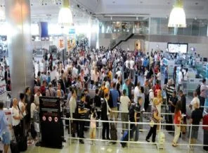 İstanbul aldı başını yürüdü! Avrupa seyrediyor
