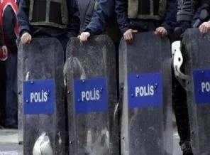 İstanbul'da operasyon: 21 polis gözaltında