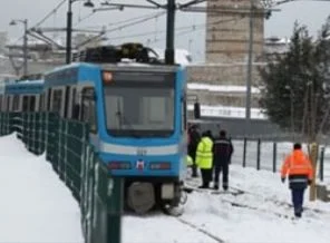 İstanbul'da tramvay raydan çıktı