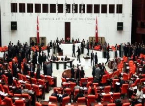 Meclis yine karıştı