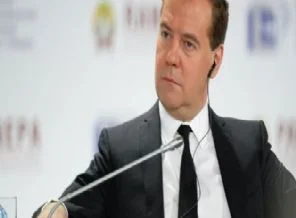 Medvedev'den Davutoğlu'na doğum günü kutlaması