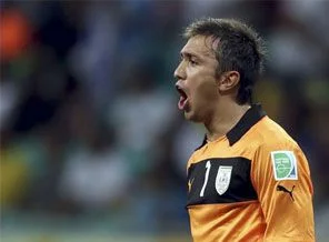 Muslera hakeme isyan etti!