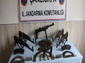 Şanlıurfa'da, silah ve mühimmat ele geçti