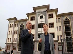 Vekil ve kaymakam arasında 'saray' tartışması