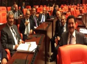 AK Parti'de '3 dönem sonu' özçekimi