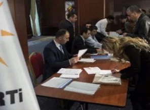 AK Parti'de aday adayı sayısı 1600'e düştü