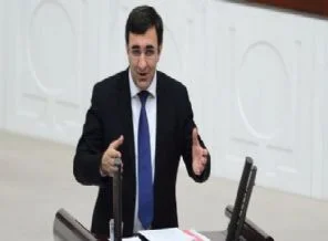 'Başkanlık sistemi siyasi istikrar için önemli'